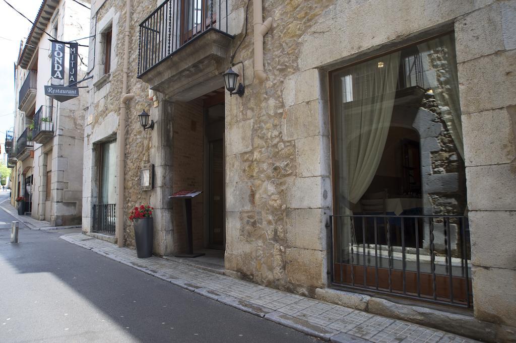 Fonda Mitja Hotel Torroella De Montgri Bagian luar foto