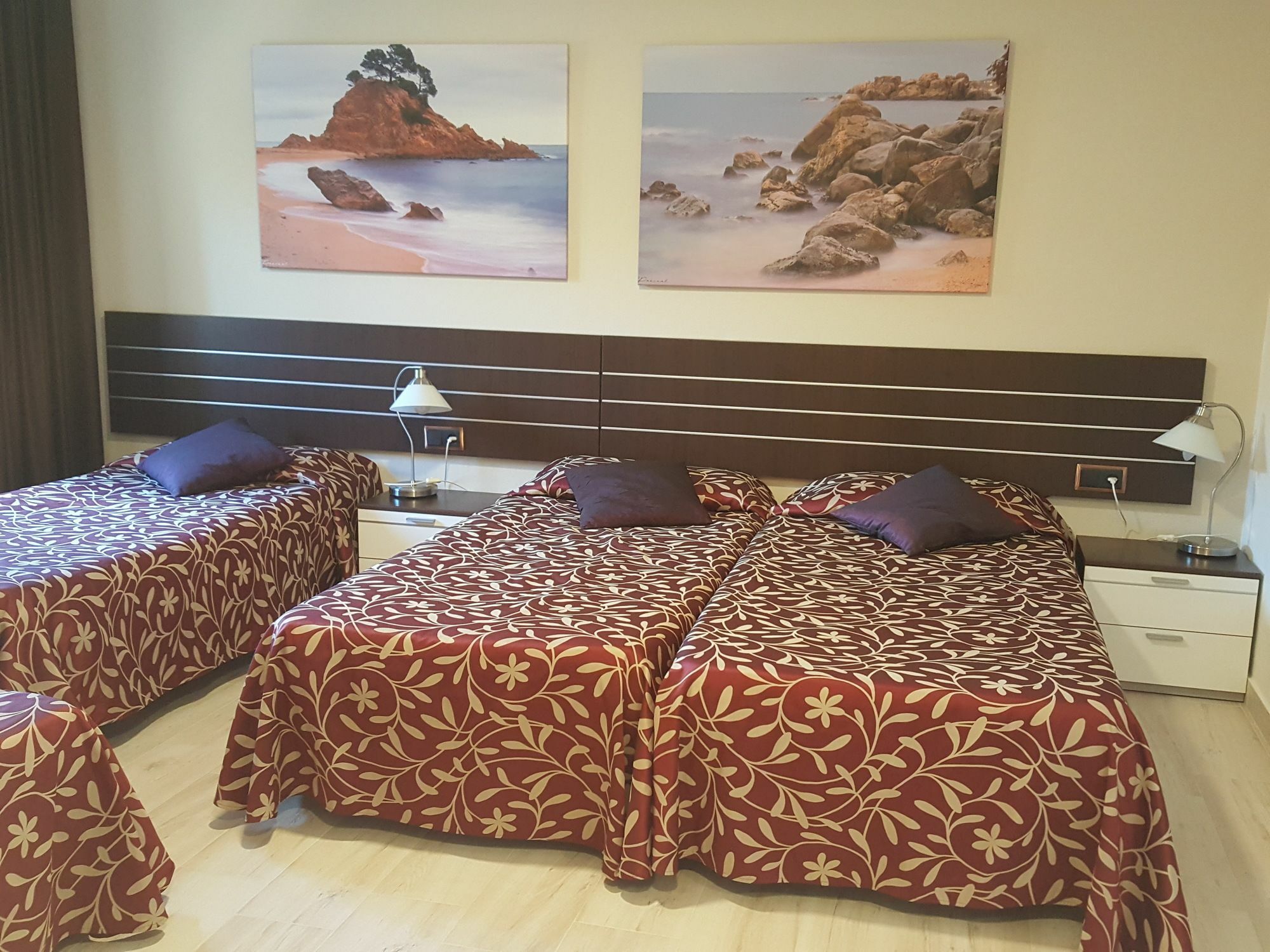 Fonda Mitja Hotel Torroella De Montgri Bagian luar foto