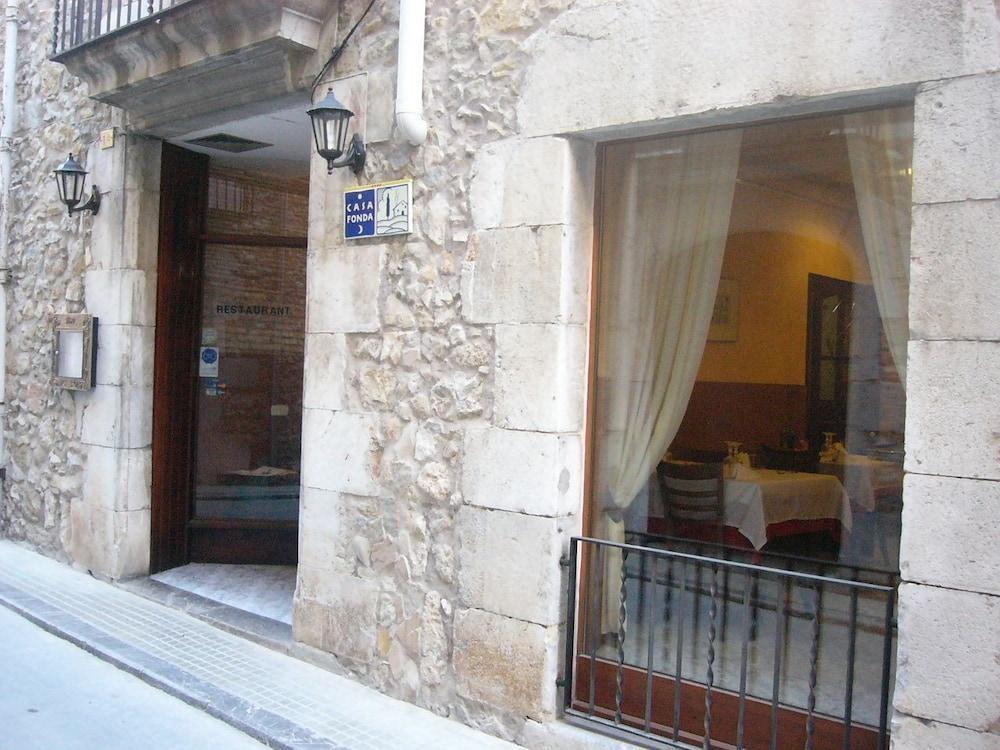 Fonda Mitja Hotel Torroella De Montgri Bagian luar foto