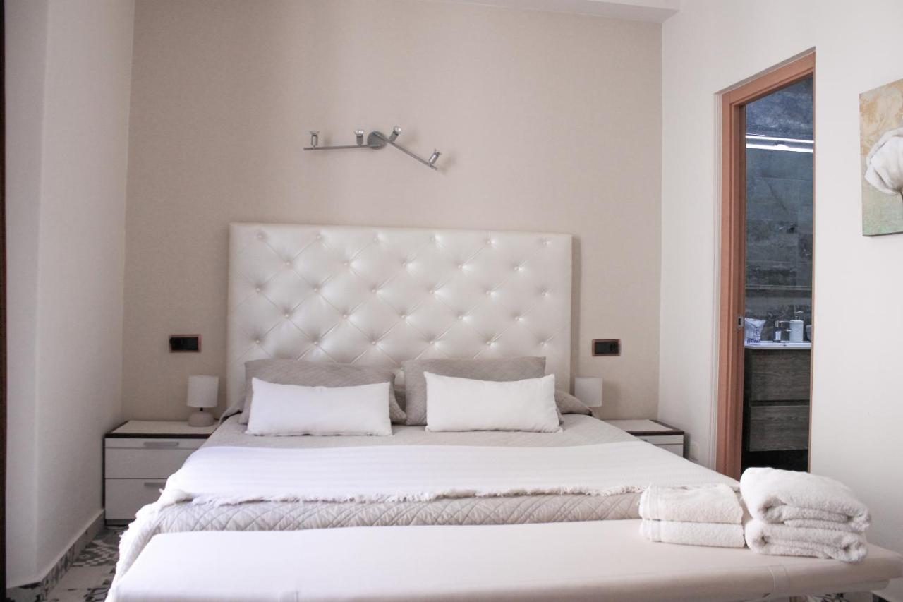 Fonda Mitja Hotel Torroella De Montgri Bagian luar foto